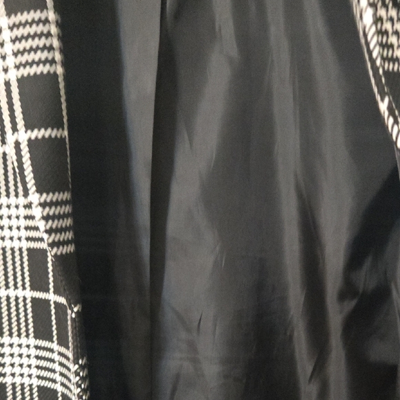 Tommy Hilfiger Black and White Plaid Trench Coat - Picture 5 of 5